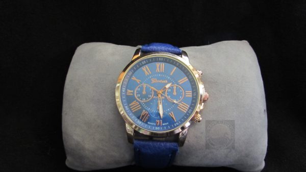 Woman's Geneva Watch - Image 27