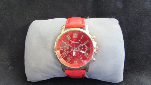 Woman's Geneva Watch - Image 16