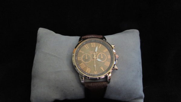 Woman's Geneva Watch - Image 12