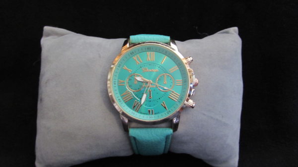 Woman's Geneva Watch - Image 25